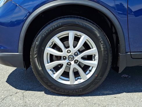 Used 2020 Nissan Rogue SV AWD/4WD image 9