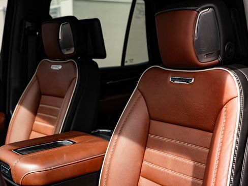 Used 2023 GMC Yukon Denali Ultimate image 28