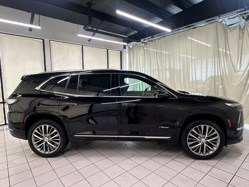 Certified 2025 Buick Enclave Avenir AWD/4WD image 3
