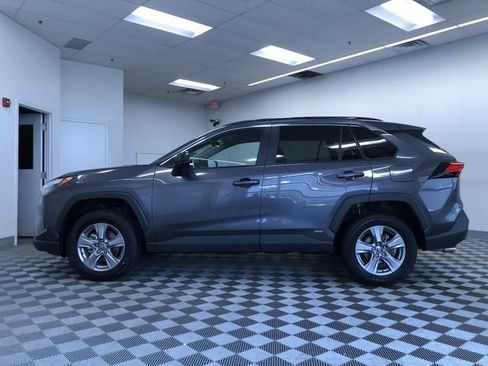 Used 2025 Toyota RAV4 LE AWD/4WD image 12