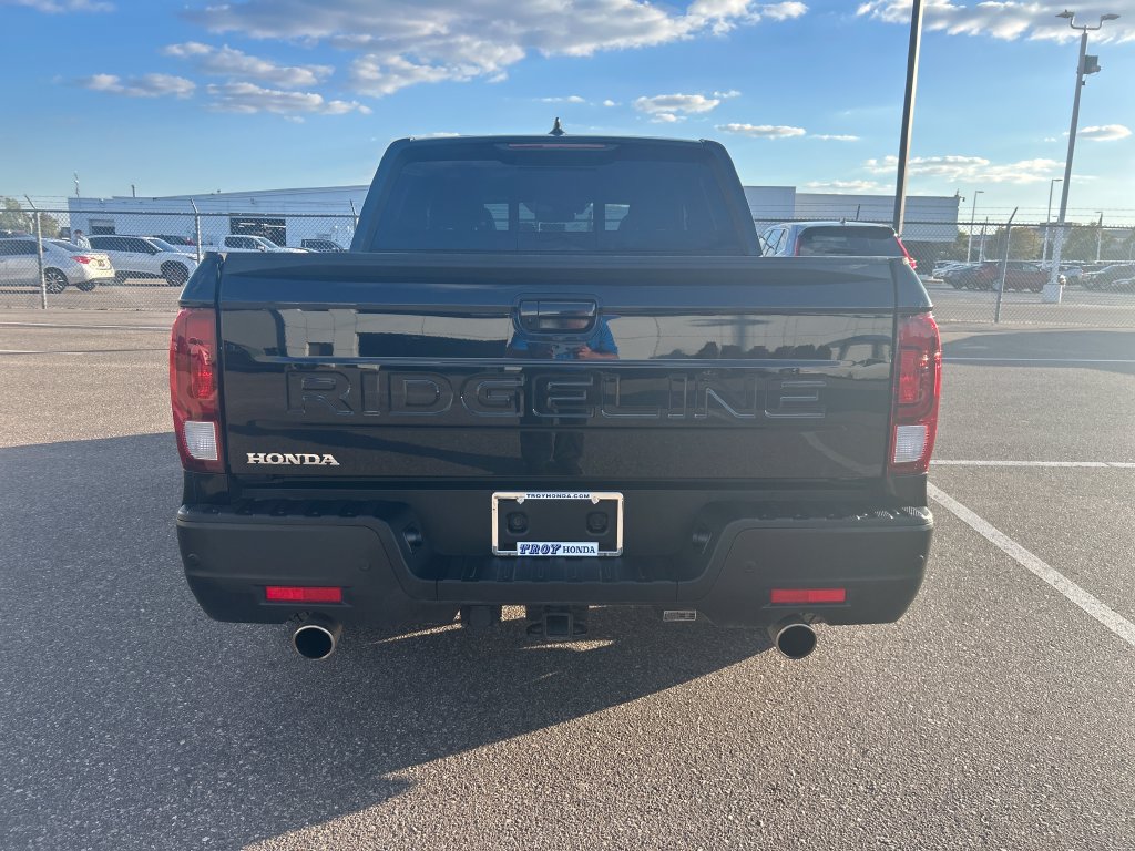 Certified 2024 Honda Ridgeline Black Edition image 8