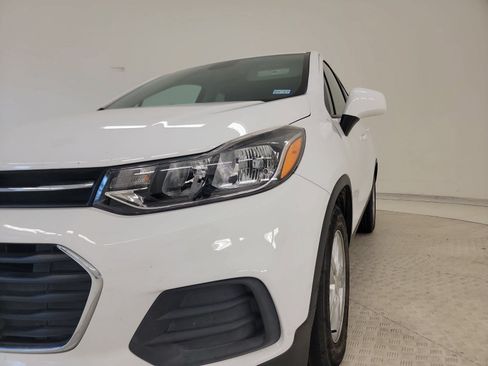 Used 2022 Chevrolet Trax LS w/ Tint and Cruise Package FWD image 10