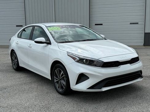 Certified 2023 Kia Forte LXS w/ LXS Technology Package FWD image 10