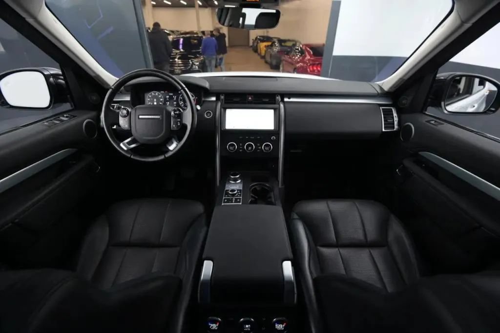 Used 2020 Land Rover Discovery Landmark AWD/4WD image 28