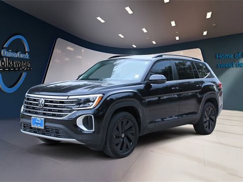 Certified 2025 Volkswagen Atlas SE image 9