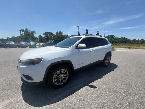 Used 2021 Jeep Cherokee Latitude Lux w/ Comfort/Convenience Group AWD/4WD image 2