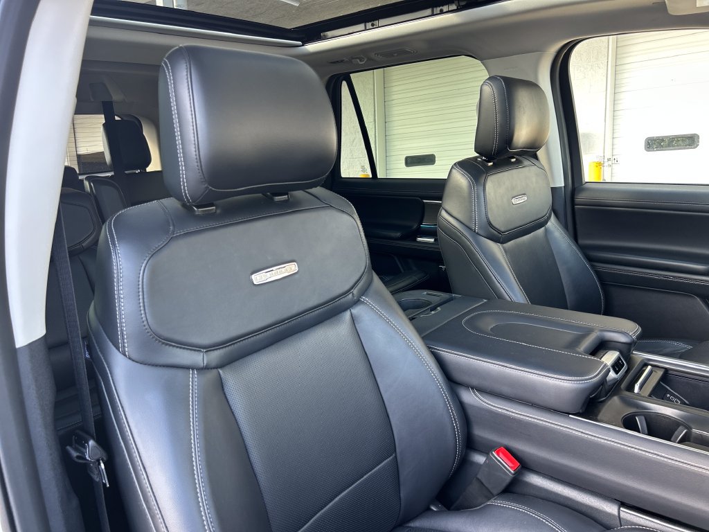 Used 2025 Ford Expedition Platinum AWD/4WD image 16