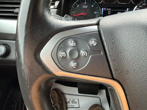 Used 2018 Chevrolet Suburban LT AWD/4WD image 19