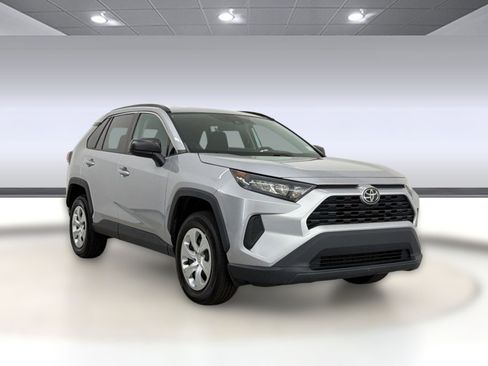 Used 2021 Toyota RAV4 LE FWD image 7
