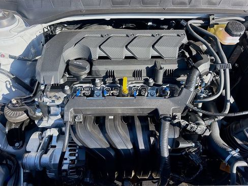 New 2025 Hyundai Venue SEL image 28