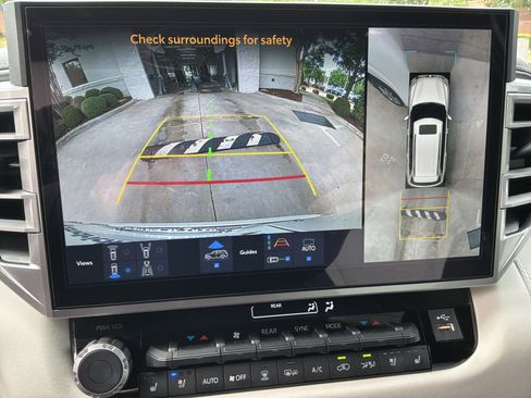 Used 2025 Toyota Sequoia Capstone AWD/4WD image 25