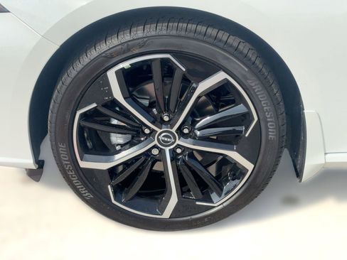 New 2025 Nissan Altima 2.5 SR w/ SR Premium Package image 12