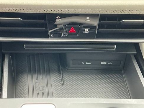 Certified 2026 Volkswagen Atlas SE FWD image 26