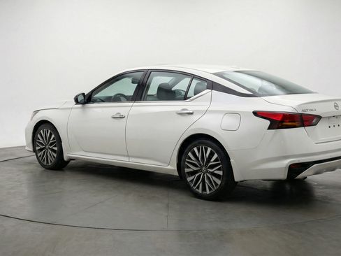 Used 2025 Nissan Altima 2.5 SV image 6