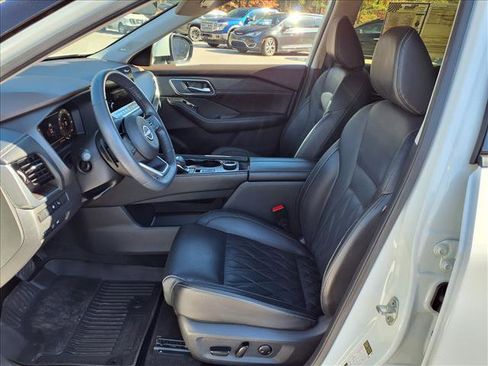 Certified 2023 Nissan Rogue Platinum w/ Platinum Premium Package image 12