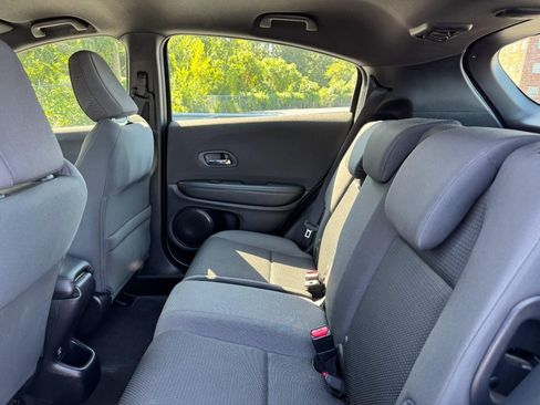 Used 2019 Honda HR-V Sport image 12