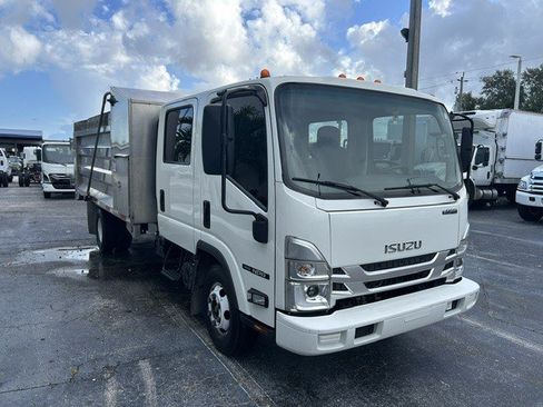 Used 2024 Isuzu NPR RWD image 2