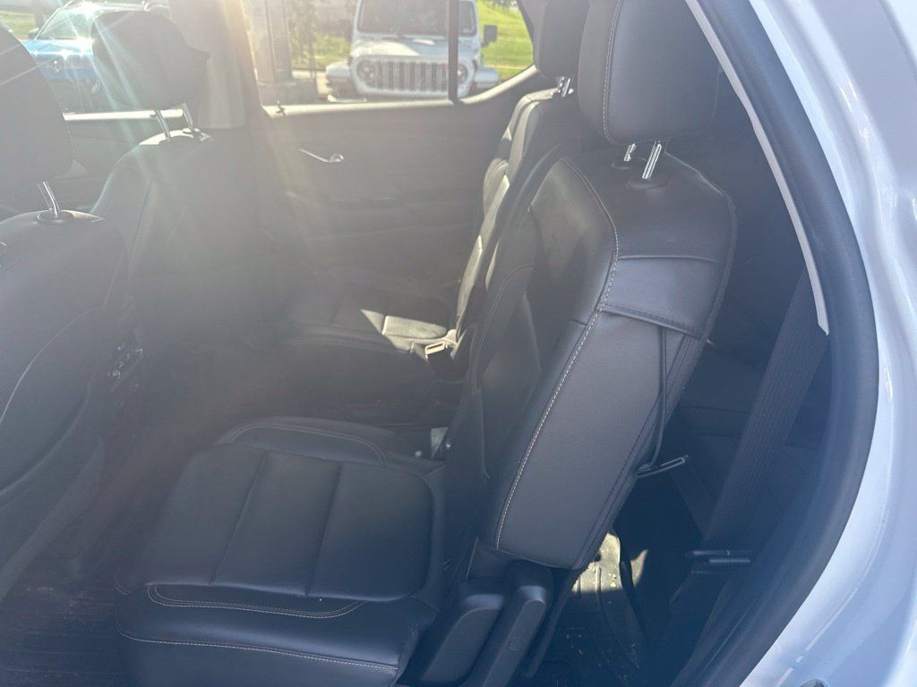 Used 2021 Chevrolet Traverse RS AWD/4WD image 9