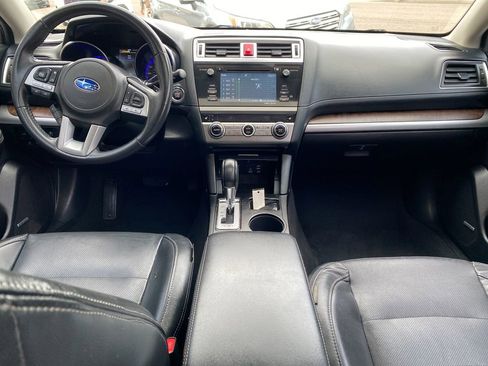 Used 2017 Subaru Outback 3.6R Limited image 19