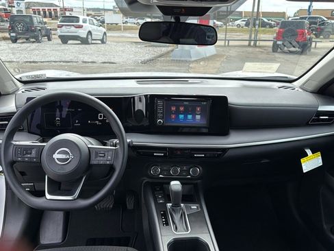 New 2025 Nissan Kicks S image 13