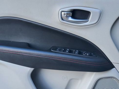 Used 2017 Jeep Compass Limited w/ Navigation Group image 16