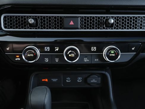 Used 2025 Honda Civic Sport image 15