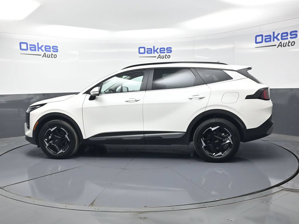 Certified 2026 Kia Sportage EX w/ EX Panoramic Sunroof Package AWD/4WD image 4