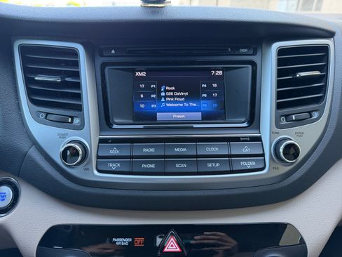 Used 2017 Hyundai Tucson Sport AWD/4WD image 28