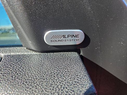 Used 2023 Dodge Charger SXT image 11