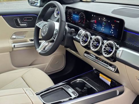 New 2026 Mercedes-Benz GLB 250 4MATIC image 29