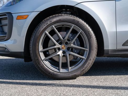 Certified 2025 Porsche Macan Turbo image 11