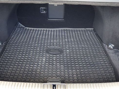 Used 2021 Genesis G90 3.3T Premium RWD image 22