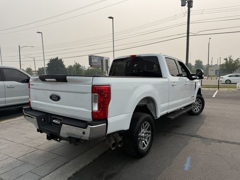 Used 2018 Ford F250 Lariat w/ Lariat Ultimate Package AWD/4WD image 2