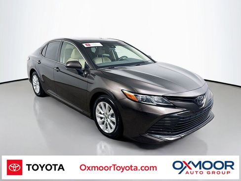 Certified 2018 Toyota Camry LE w/ Convenience Package image 1