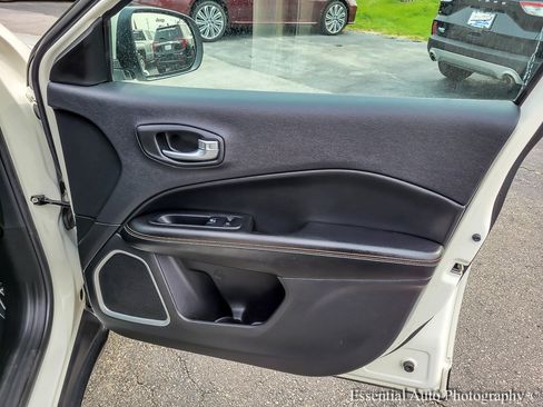 Used 2021 Jeep Compass Latitude FWD image 28