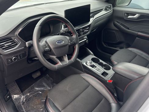 Used 2025 Ford Escape ST-Line w/ Equipment Group 301A image 5