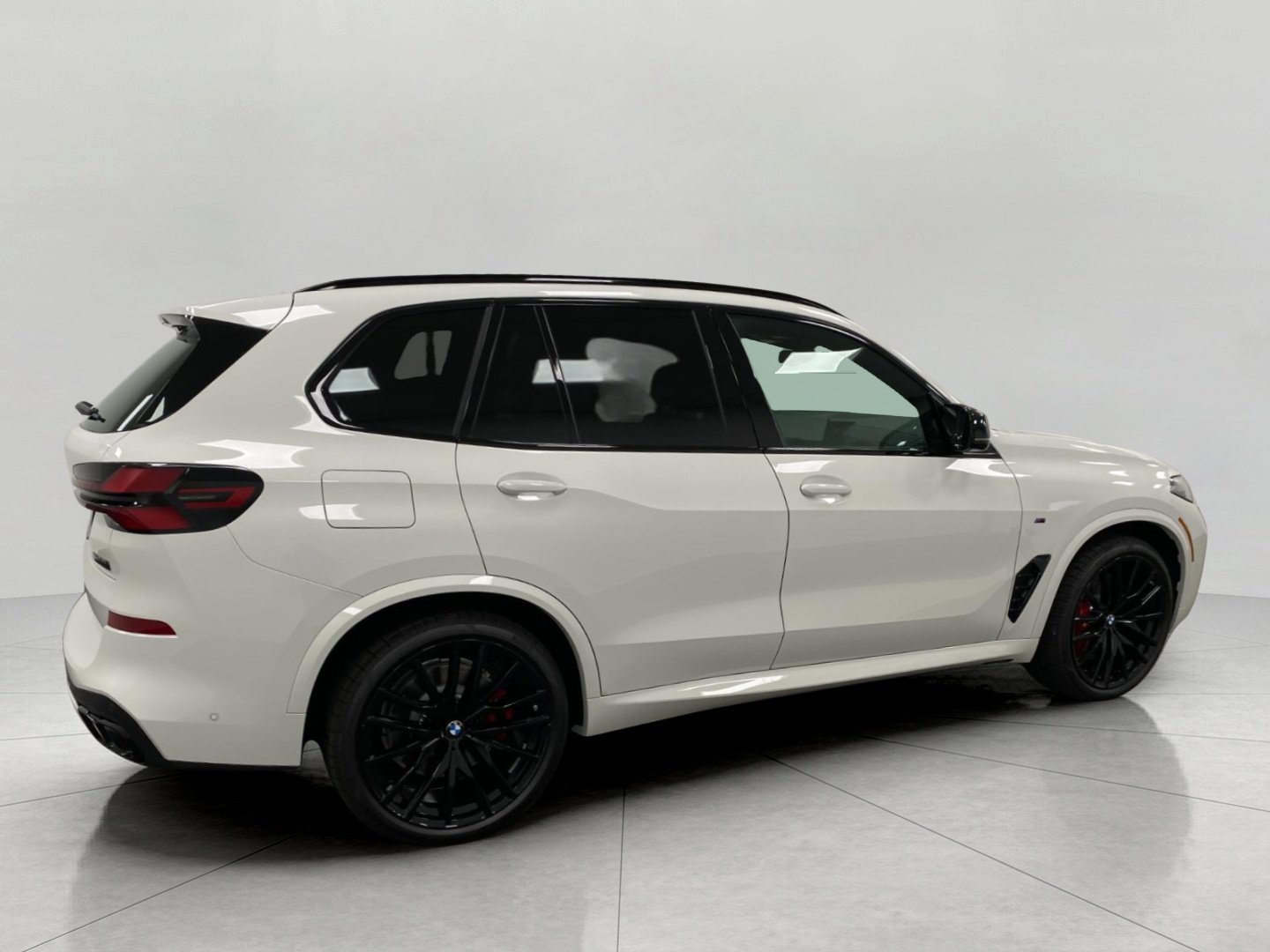 New 2026 BMW X5 M60i AWD/4WD image 2