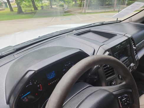 Used 2019 Ford F250 XL w/ Power Equipment Group RWD image 22