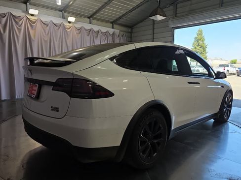Used 2022 Tesla Model X Plaid AWD/4WD image 3