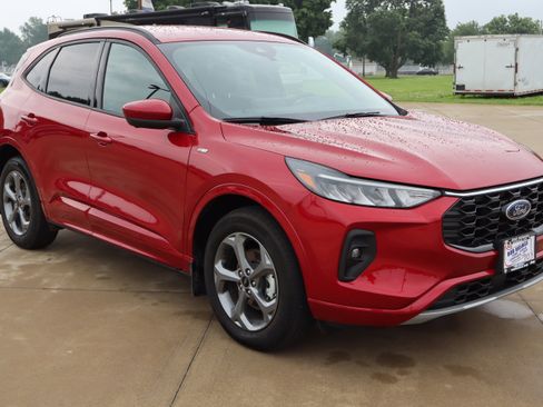 Used 2024 Ford Escape ST-Line Select w/ Tech Pack #2 image 4