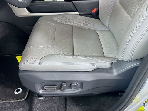 Used 2022 Toyota Tundra SR5 w/ TRD Off-Road Premium Package RWD image 20