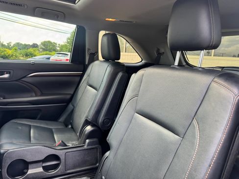 Used 2016 Toyota Highlander Limited Platinum AWD/4WD image 39