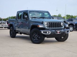 Used 2025 Jeep Gladiator Sport AWD/4WD video 2
