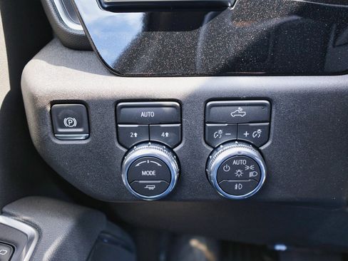 New 2026 GMC Sierra 1500 Elevation image 24