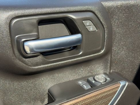 Used 2025 Chevrolet Silverado 2500 LT AWD/4WD image 15