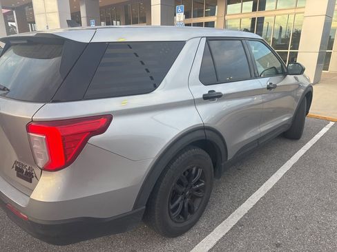 Used 2021 Ford Explorer 2WD image 5