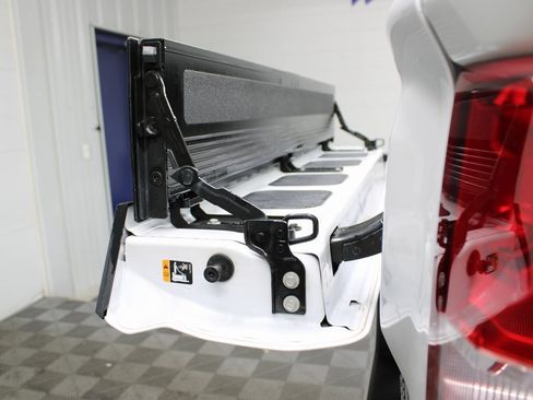 Used 2023 Chevrolet Silverado 2500 High Country w/ Z71 Off-Road Package image 45