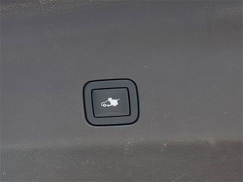 Used 2021 Chevrolet Suburban LT w/ LT Signature Package image 15