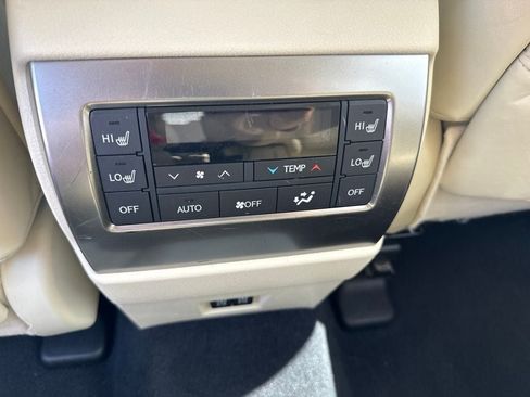 Used 2023 Lexus GX 460 Premium w/ Accessory Package AWD/4WD image 15
