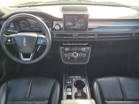 Used 2022 Lincoln Corsair AWD w/ Premium Package image 18